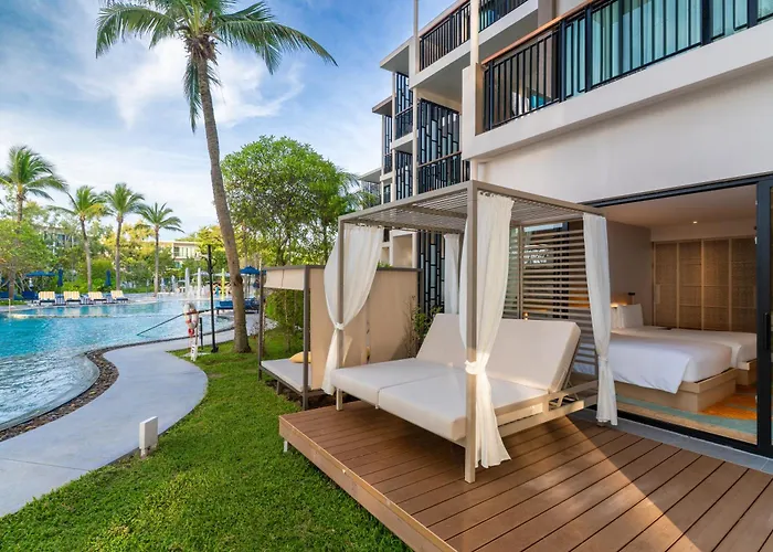 Le Meridien Phuket Mai Khao Beach Resort